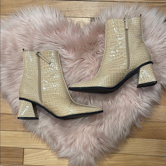 TopShop Beige Croc-Embossed Ankle Boots - Picture 1 of 6